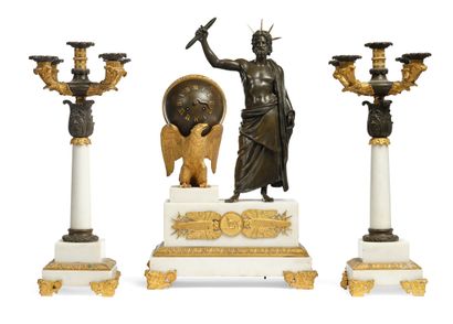 壁炉由一个时钟和两个配套的烛台组成。棕色铜制的木星群，站立着，挥舞着雷电，上面有一个带有黄道十二宫标志的地球，包括运动和显示时间，地球由一只鎏金铜制的鹰支撑，在一个白色大理石底座上富含鎏金铜。匹配的烛台有五个灯臂，带有波纹。法国，19世纪中期。
钟：高：66厘米...