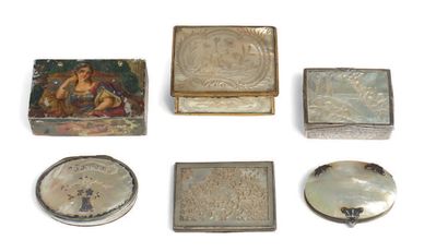null LOT OF FIVE mother-of-pearl boxes. Four of the boxes in carved mother-of-pearl,...