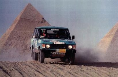 1991 RANGE ROVER 意大利流通许可证

该车最初由Franco de Paoli为1991年巴黎-莫斯科-北京拉力赛准备，但从未举行过。
最终参加了在埃及举行的法老王拉力赛，并在T2级别取得胜利
在进一步准备后再次参加1993年巴黎-达喀尔拉力赛
这辆路虎揽胜在1995年的达喀尔比赛中再次被用作新闻车，然后被Franco...