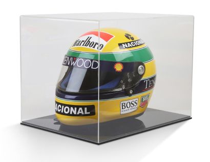 AYRTON SENNA MCLAREN-FORD-1993 Shoei X4 helmet, professional replica on display