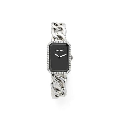 CHANEL CHANEL
No. C.X.K. 81905
Ladies' wristwatch in steel and diamonds. Rectangular...