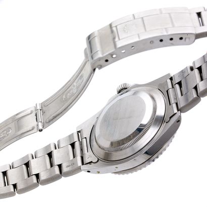 ROLEX ROLEX
Submariner 
Ref. 16610
No. L797259
Diver's wrist watch in steel. Round...