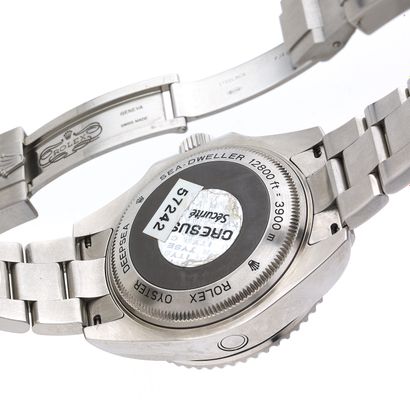 ROLEX ROLEX
Sea-Dweller
Ref. 116660
No. V006452
Diver's wrist watch in steel. Round...