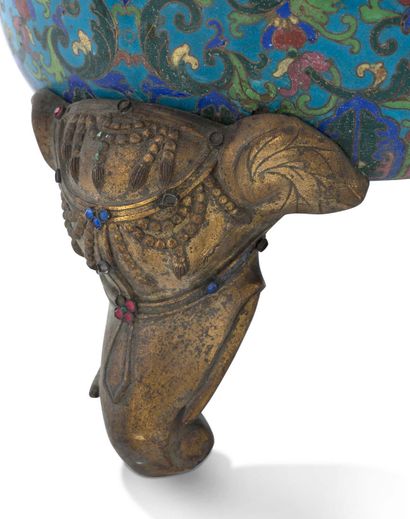 CHINE DYNASTIE QING, PÉRIODE QIANLONG (1735 - 1796) = 中国 清 乾隆年间 （1735-1796）
大型铜胎...