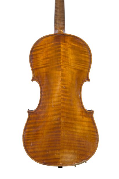 null 19世纪德国小提琴
顶部和琴头的各种修复，琴头的低侧
状况良好
随时可以演奏 
背面359毫米