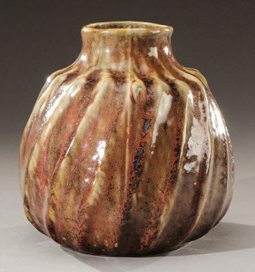 Pierre-Adrien DALPAYRAT (1844-1910) Vase à corps ovoïde à côtes et col évasé en grès...