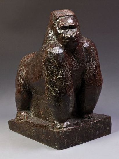 JEAN JOACHIM (1905-1990) «Grand Gorille » Epreuve en bronze à patine brune numérotée...