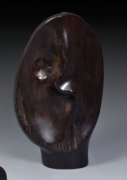 Alexandre NOLL (1890-1970) Importante tête abstraite en ébène sculptée et polie....
