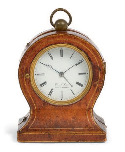TARAULT LEGRIS - Début XIXe siècle Horloge d'alcôve avec fonction réveil et à la...