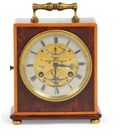 Honoré PONS - Début XIXe siècle Horloge de voyage 
accompagnée de son étui de voyage...