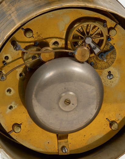 MEUNIER LE JEUNE, à Paris - Milieu XVIIIe siècle Horloge d'alcôve avec sonnerie
Boîtier...