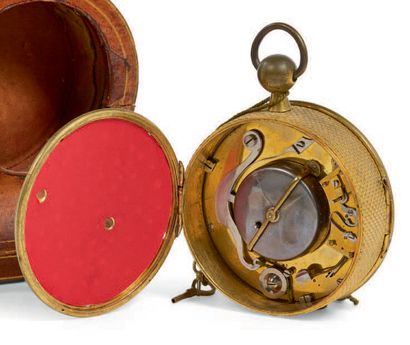 TARAULT LEGRIS - Début XIXe siècle Horloge d'alcôve avec fonction réveil et à la...