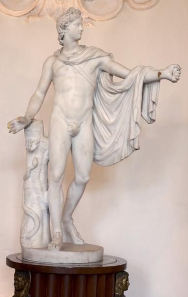null Statuette en marbre blanc finement sculpté, représentant l'Apollon du Belvédère....