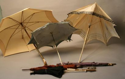 null Ensemble de six ombrelles (une accidentée)