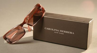 CAROLINA HERRERA Paire de lunettes de soleil Dans sa boîte
