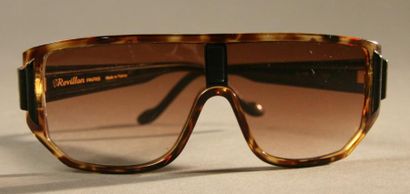 REVILLON Paire de lunettes de soleil vintage