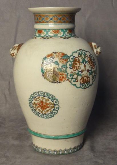 null Vase balustre en porcelaine Vers 1900 Asie