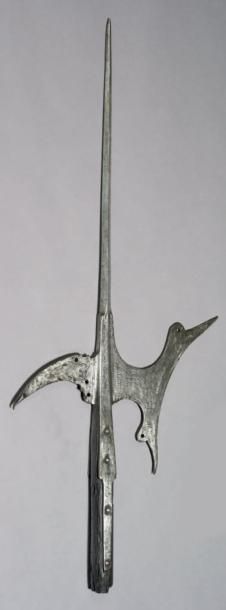 null HALLEBARDE Fer forgé H: 74 cm Suisse - XVIème siècle Bel état Manque la hampe...