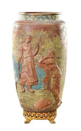 Ernest CHAPLET (1835-1909) pour HAVILAND & Cie Vase de forme tronconique à col étranglé...