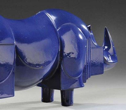 FRANCOIS-XAVIER LALANNE (1927-2008) Rhinocéros en fonte de fer émaillée bleue. H:...