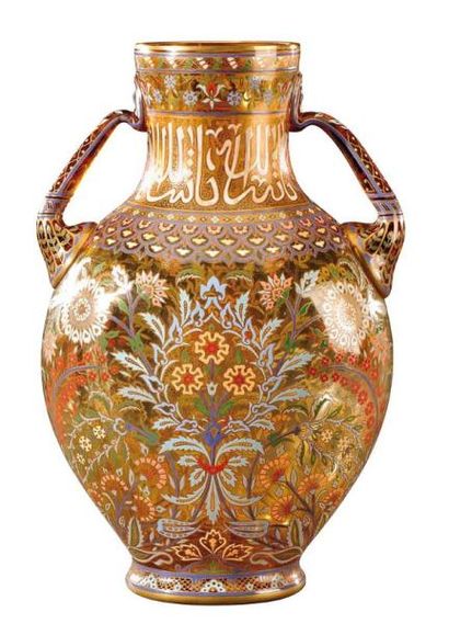 JOSEPH & L.LOBMEYR Rare et important vase à corps ovoïde, col évasé et anses latérales...