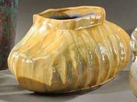 PIERRE ADRIEN DALPAYRAT (1844-1910) Vase oblong cannelé de forme coloquinte à col...