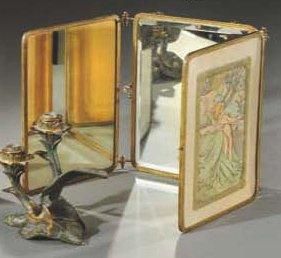 ALPHONSE MUCHA (1860-1939) Miroir triptyque à trois volets articulés à armature en...