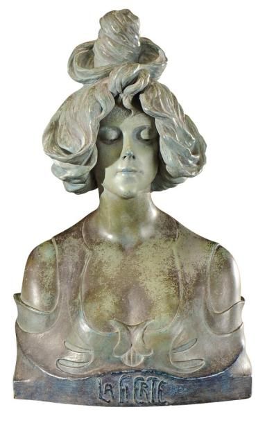 FRIEDRICH GOLDSCHEIDER (1845-1897) «La Fierté» Buste de jeune femme en terre cuite...