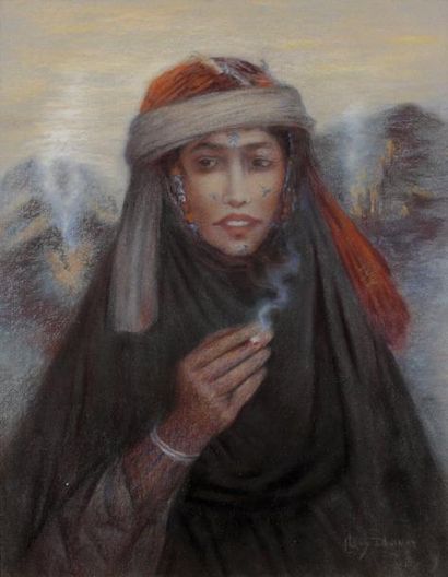 Lucien Levy-Dhurmer (1865-1953) Marocaine à la cigarette Pastel, signé en bas à droite,...