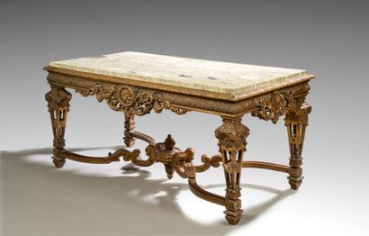 null Important table à gibier en bois sculpté, ajouré et doré, à décor sur les ceintures...