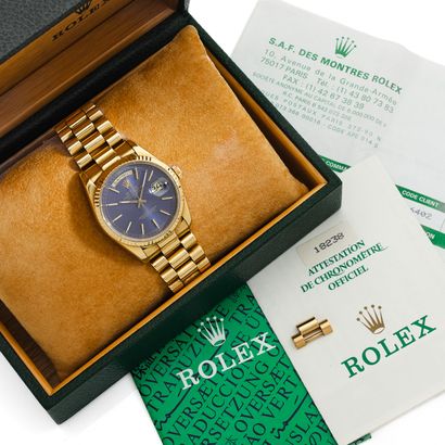 ROLEX ROLEX
Day Date
Réf. 18238
No. E301776 
Vers 1992
Montre bracelet en or jaune...