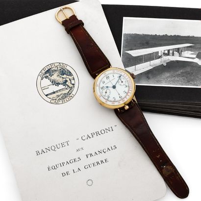 UNIVERSAL UNIVERSAL 
Vers 1920
Dit « Caproni »
Chronographe bracelet mono poussoir...
