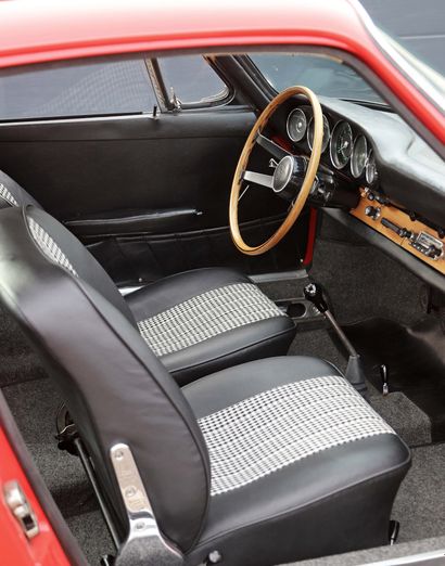 1965 PORSCHE 911 2.0 SWB ERRATUM : The engine number '900 465' matches the year 1965,...