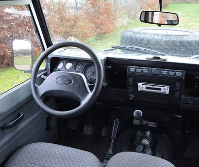 2003 LAND ROVER DEFENDER 90 Soft Top French registration title

First-hand vehicle,...