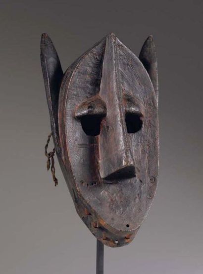 null BAMBARA (Mali) Bois. h. : 39 cm Ancien masque Suruku figurant une hyène dans...