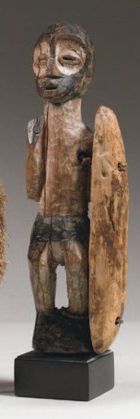 null AIRE STYLISTIQUE DU MANIEMA. (R.D. du Congo) Bois. h. : 27 cm Intéressante sculpture...