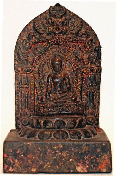 BUDDHA. Pierre. h. : 19 cm Népal ca 14° siècle...