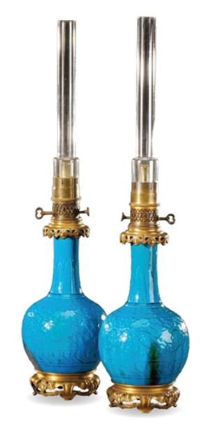 Théodore DECK (1823-1891) Paire de lampes de forme balustre en céramique émaillée...