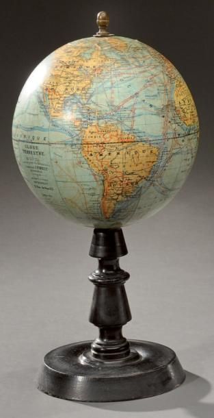 null Globe terreste axial sur son pied en bois tourné noirci échelle 1/80 000 000...