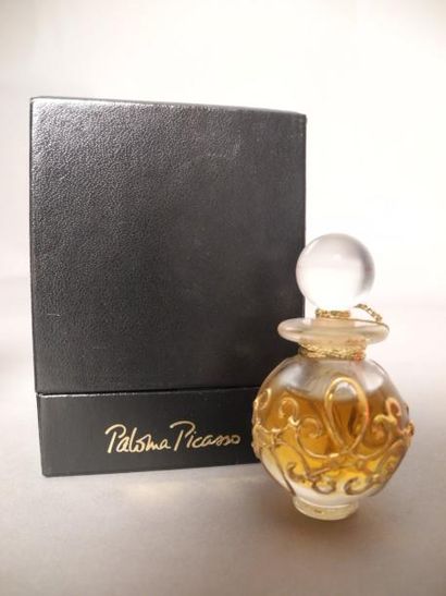 Paloma PICASSO "Amphore de parfum"
"Galet de parfum"
"Elixir de parfum "
Dans leur ...