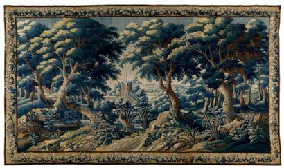 null Grande tapisserie verdure représentant un paysage en perspective animée d'arbres,...