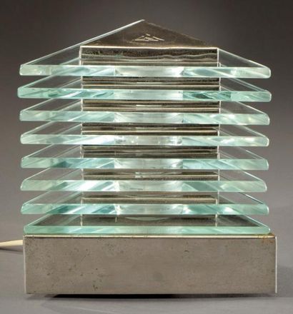 MAISON DESNY dit Clément NAUNY (1900-1969) Lampe de table formant veilleuse à armature...