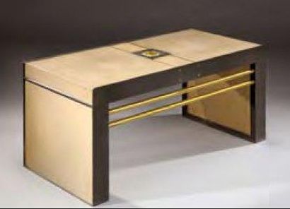 PAUL-DUPRE LAFON (1900-1971) Exceptionnelle et rare paire de tables basses modernistes...