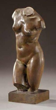 Lucien ALLIOT (1877-1967) Epreuve en bronze à patine brune nuancée figurant un buste...
