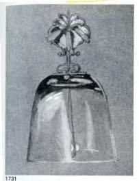 René LALIQUE (1860 - 1945) Exceptionnelle et rare cloche en verre soufflé teinté...