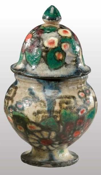 MAURICE DHOMME (1882-1975) Pot-couvert de forme balustre à col polylobé en grès émaillé...