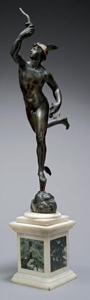 null Statue en bronze représentant la course de Mercure, messager des dieux d'après...