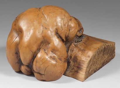 Wang Keping (né en 1949) Sans titre Sculpture en bois, monogrammée sur le dessous...