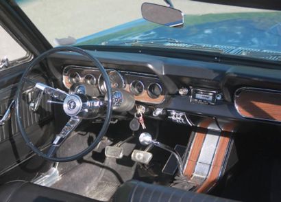 null 1966 - Ford Mustang Convertible GT C'est le 17 avril 1964 que Ford, alors second...