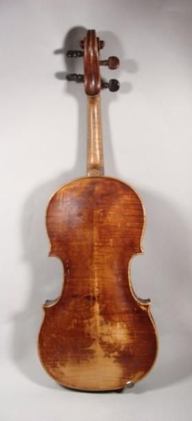 null Violon 4/4, école française, de Nicolas Médard, Paris 1769 divers accidents...